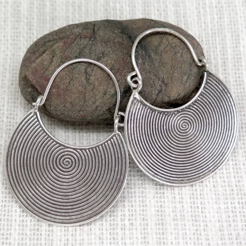Ethnic Fashion Wear For Women - Boucles d'oreilles pendantes demi-rondes en spirale,