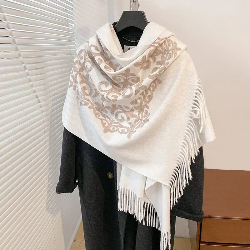Écharpe brodée en fausse peau  - Go Ethnic Fashion avis et prix